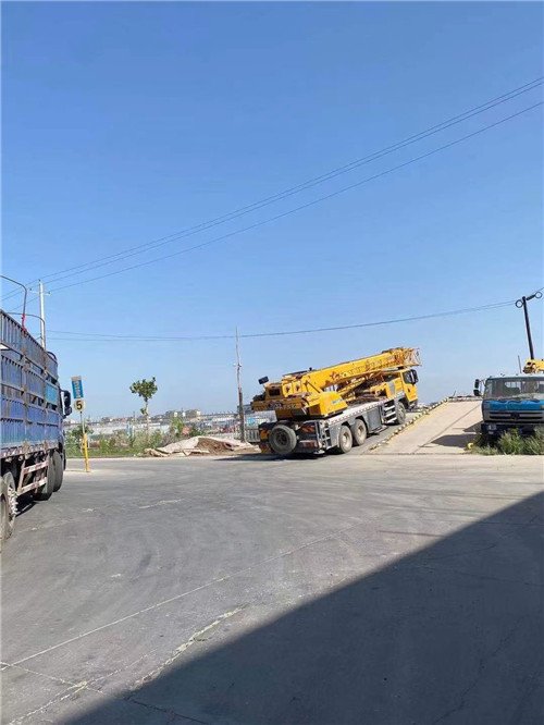 张掖市25吨吊车的租赁价格大概是多少？