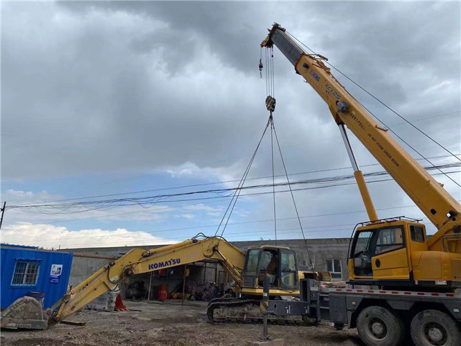 张掖市25吨吊车的工作半径是多少？