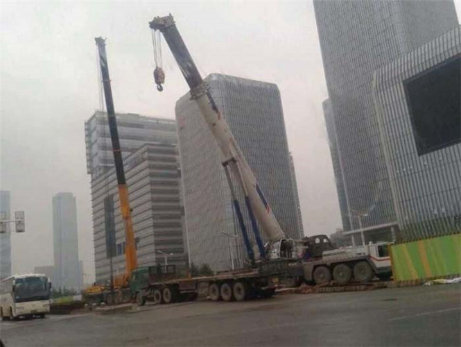 张掖市“自动找平”—— 吊车的 “平地神器” 技术