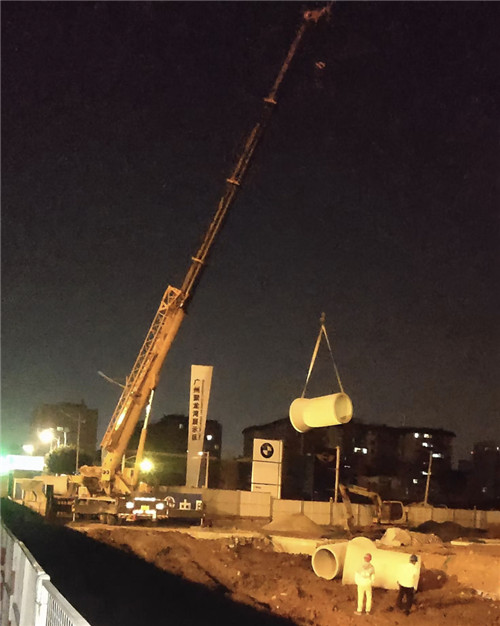 张掖市“弯臂矫正”—— 吊车的 “形变补偿” 技术