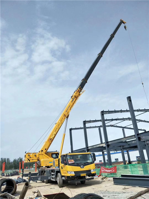 张掖市超高层建筑钢结构吊装案例